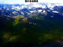 哪座山能够俯瞰众山，让它们显得微不足道？