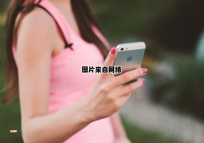 涂抹指甲油是否会导致指甲变灰？