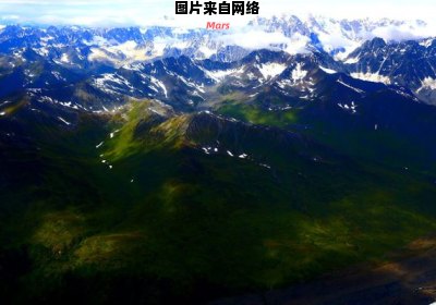 哪座山能够俯瞰众山，让它们显得微不足道？